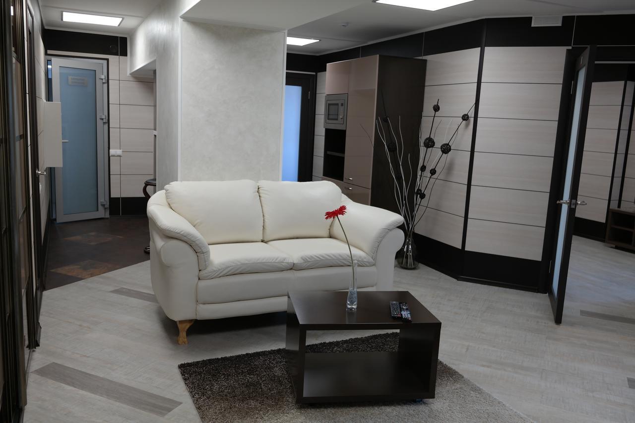 Apartments Daf-Center Уралск Екстериор снимка